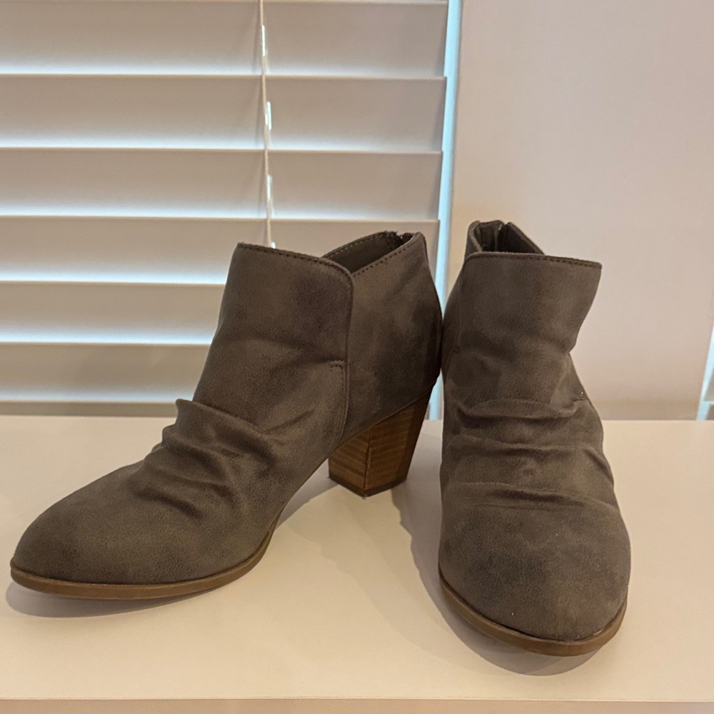 Report Charcoal Ankle Boots